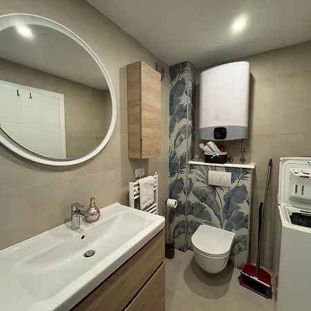One Bedroom With Terrace Near Sea - Angela's Apartment Zadar