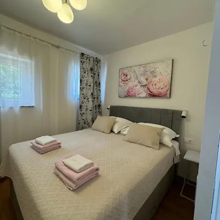 One Bedroom With Terrace Near Sea - Angela's Apartment