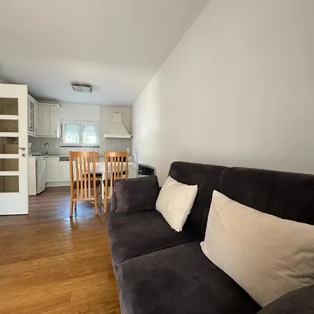 One Bedroom With Terrace Near Sea - Angela's 아파트