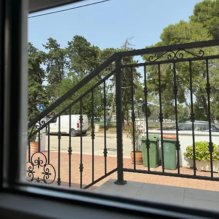 One Bedroom With Terrace Near Sea - Angela's アパート ザダル