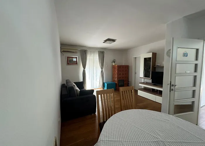 아파트 One Bedroom With Terrace Near Sea - Angela's