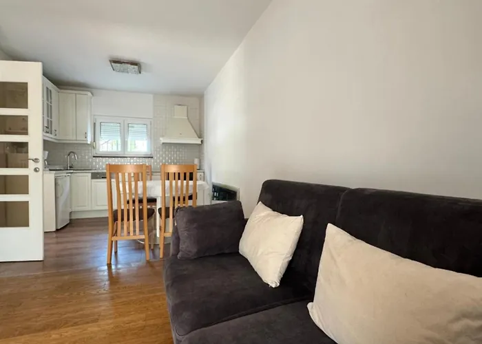 One Bedroom With Terrace Near Sea - Angela's 아파트